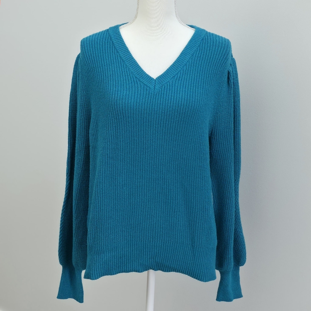 Liz Claiborne | Vibrant Turquoise Eyelash V-Neck Long Sleeve Sweater